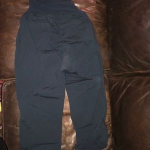 Light weight maternity pants